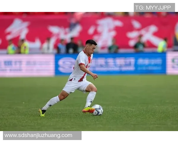 广州足球队速度之谜:从技术到战术的深度解析与探讨 广州足球队速度之谜:从技术到战术的深度解析与探讨